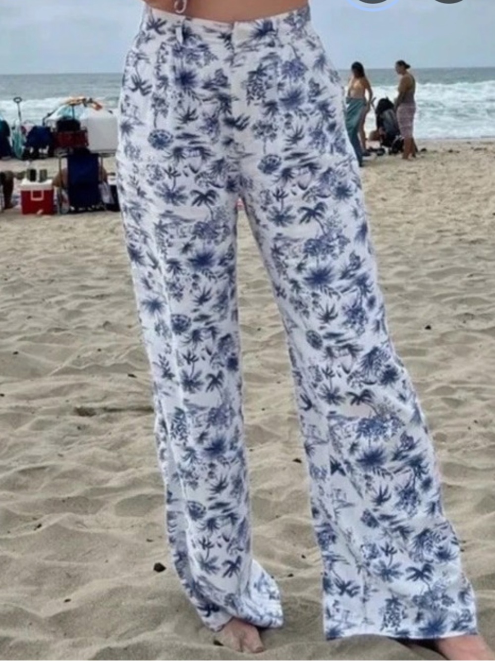 Abercrombie & Fitch White Wide-Leg Pants with Blue Floral Print